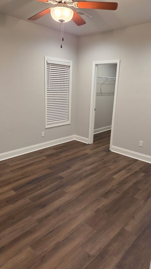 Building Photo - Great 3 Bedroom 2 Bath home w Garage