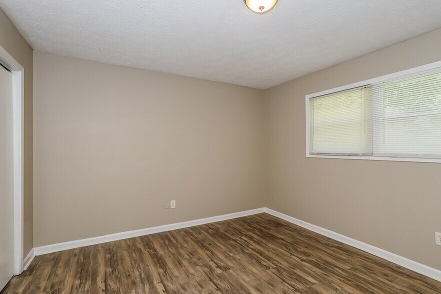 Building Photo - 2654 Luke Dr