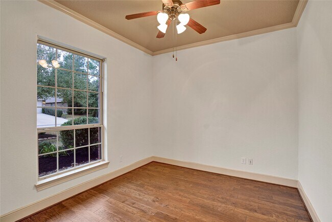 Building Photo - 10 Tallgrass Way