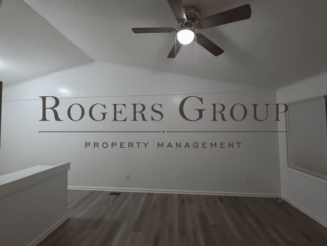 Building Photo - #450 - 208-210 Cooper St Duplex