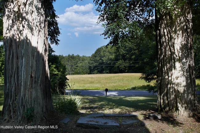 Building Photo - 203 Big Woods Rd