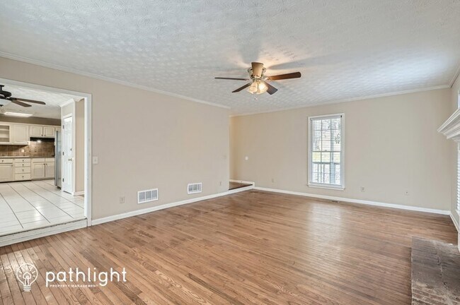 Building Photo - 3740 Glade Ave