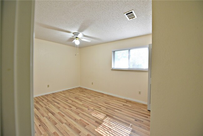 Building Photo - 4604 Pelham Dr
