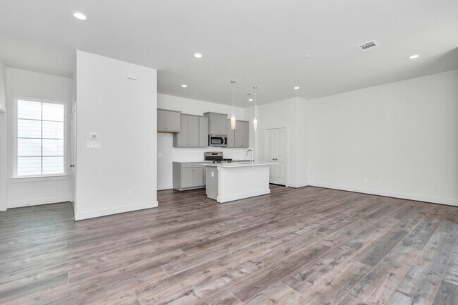 Building Photo - 2007 Bauer Dr