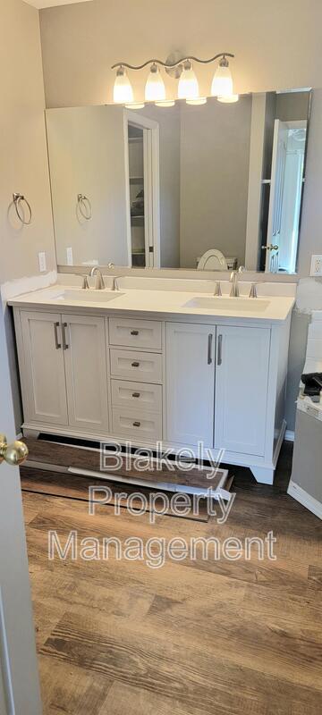 Building Photo - 2263 E Clarene St