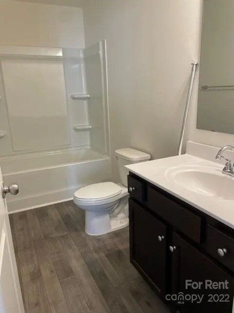 Building Photo - A charming house with 4 beds and 3 bath in...