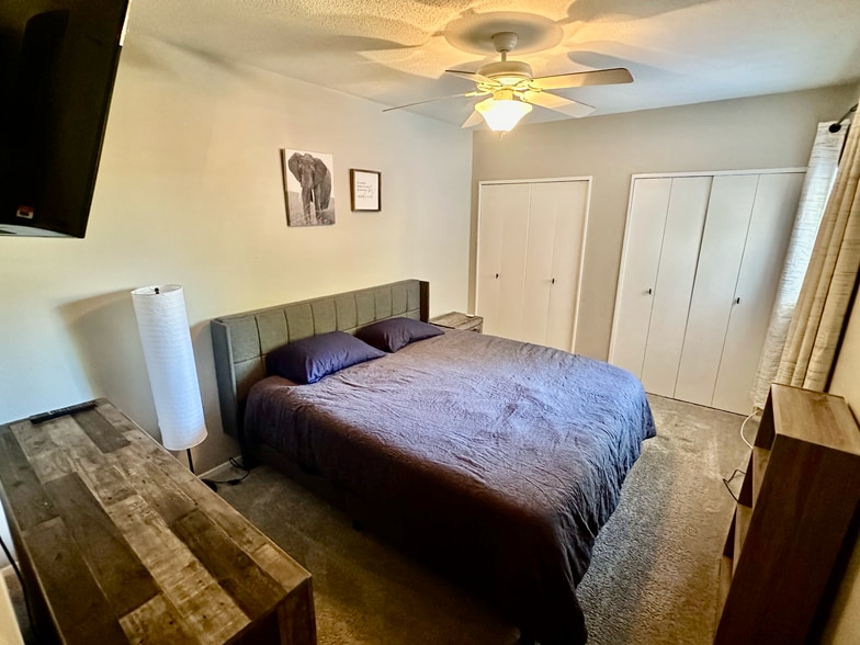 Building Photo - 6125 E Indian School Rd