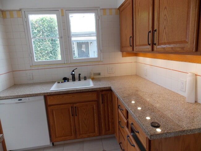 KITCHEN - 6201 Commodore Sloat Dr