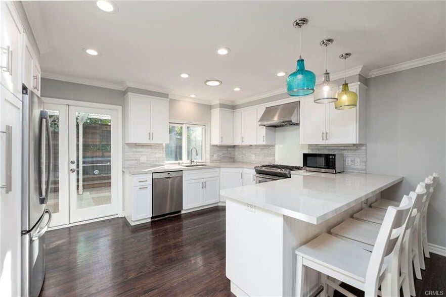 Building Photo - 1340 1st St