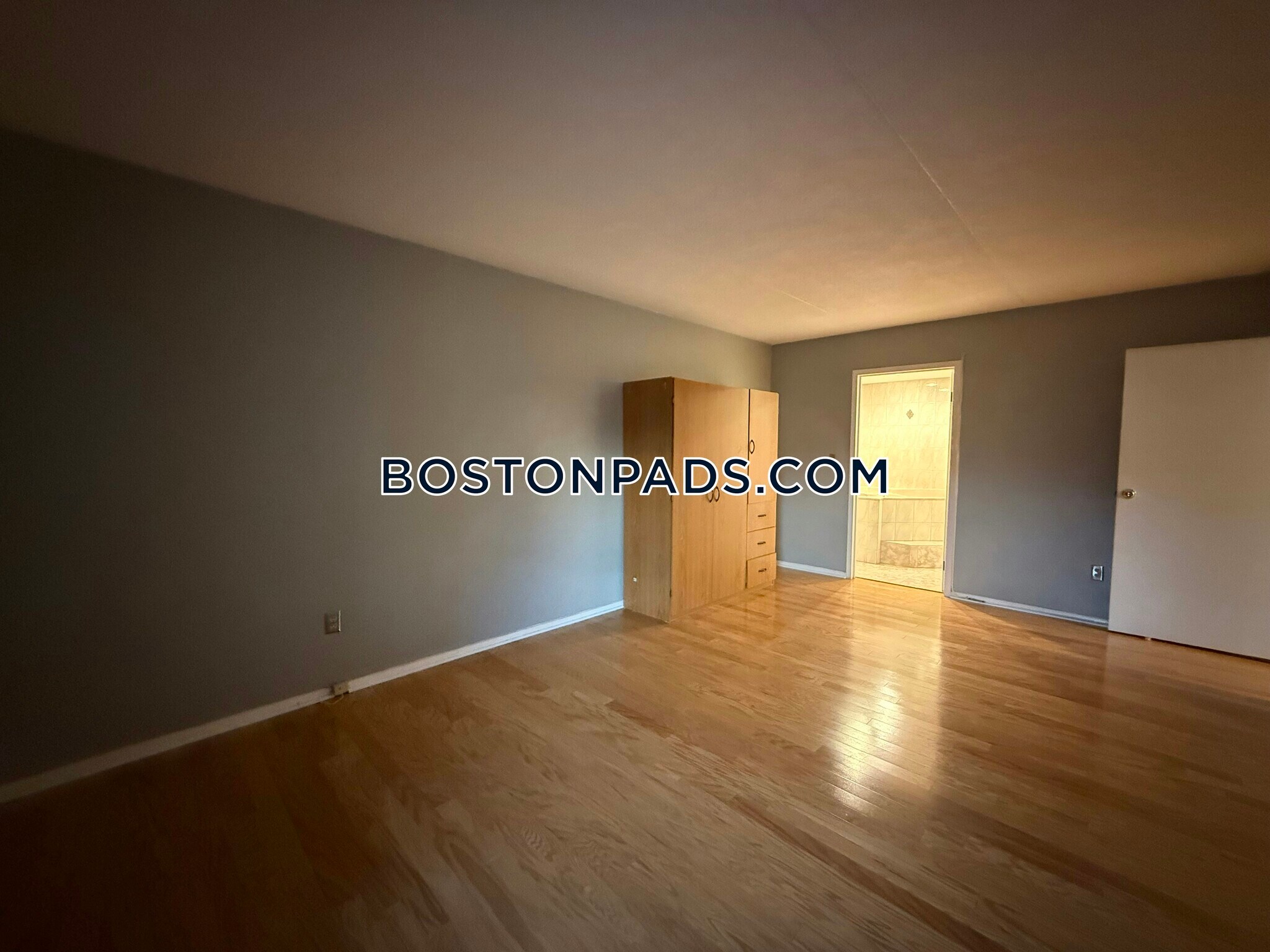 Building Photo - 50 Broadlawn Park