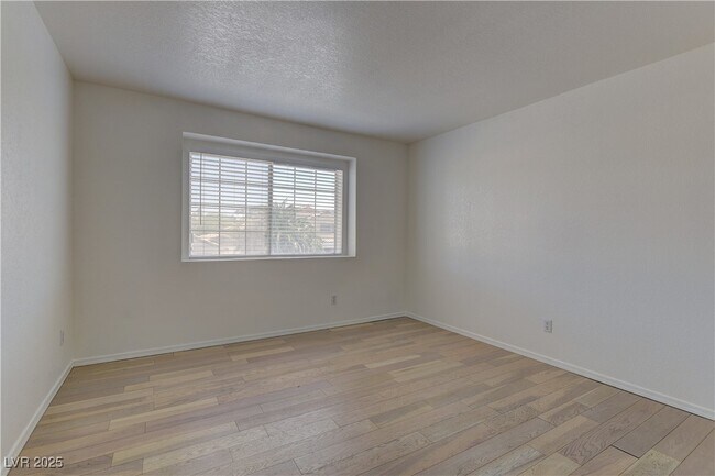 Building Photo - 938 Carnival Ave