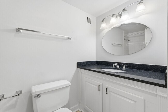 Building Photo - Sun-Filled 1BR/1.5BA with Garage Parking in The Willoughby!