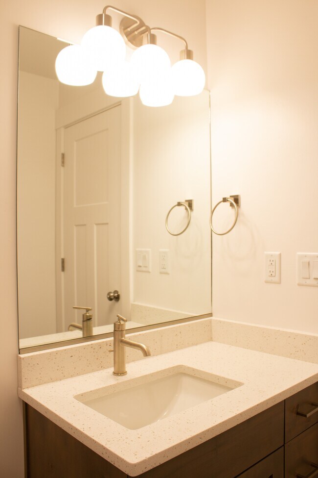 Building Photo - 6984 S 9th W