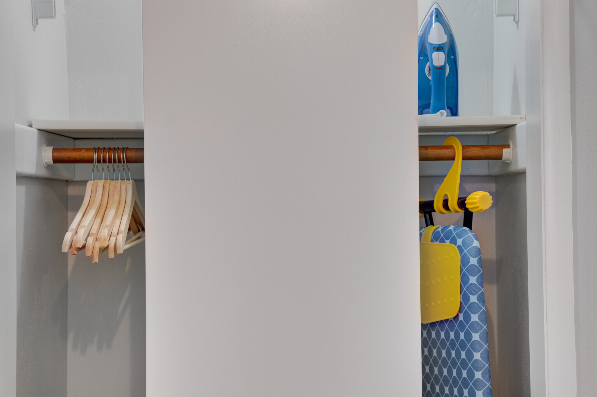 Building Photo - 834 Oregon St