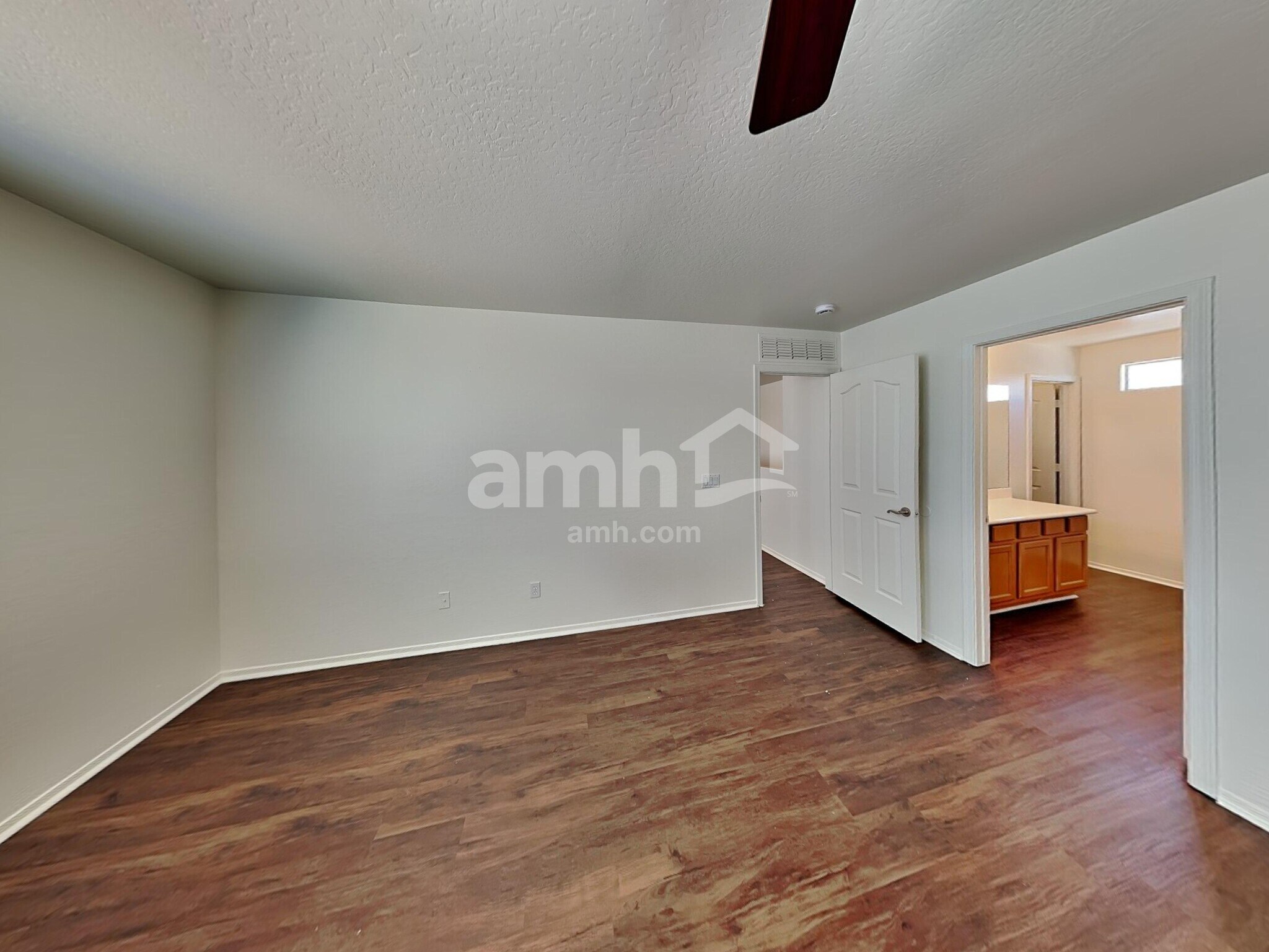 Building Photo - 12201 W Dreyfus Dr