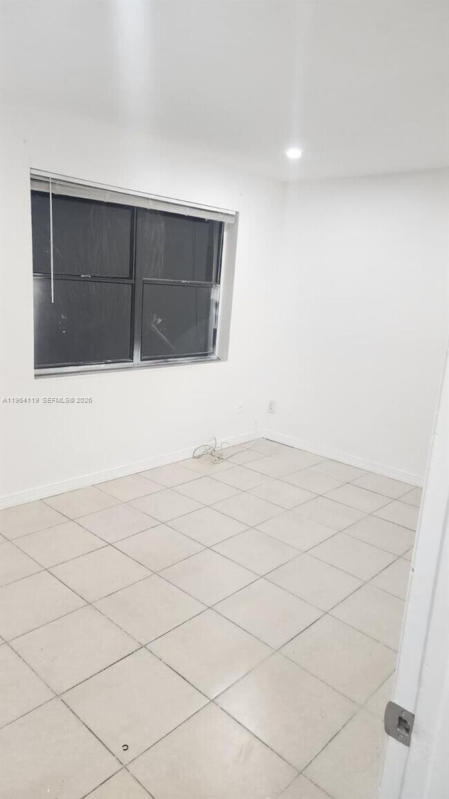 Building Photo - 4108 Riverside Dr