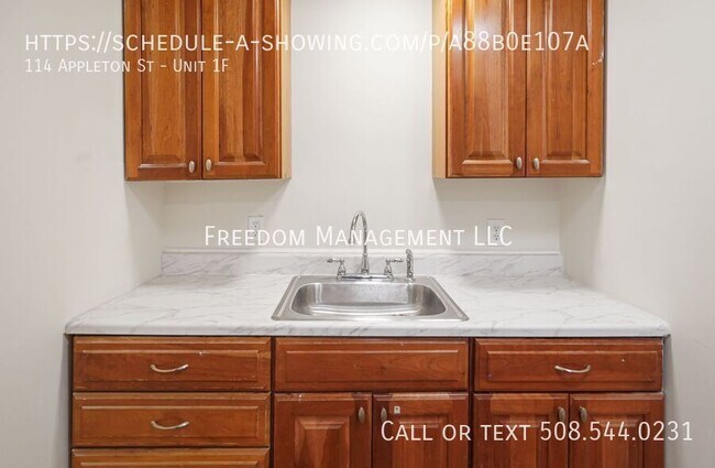 Building Photo - 114 Appleton St