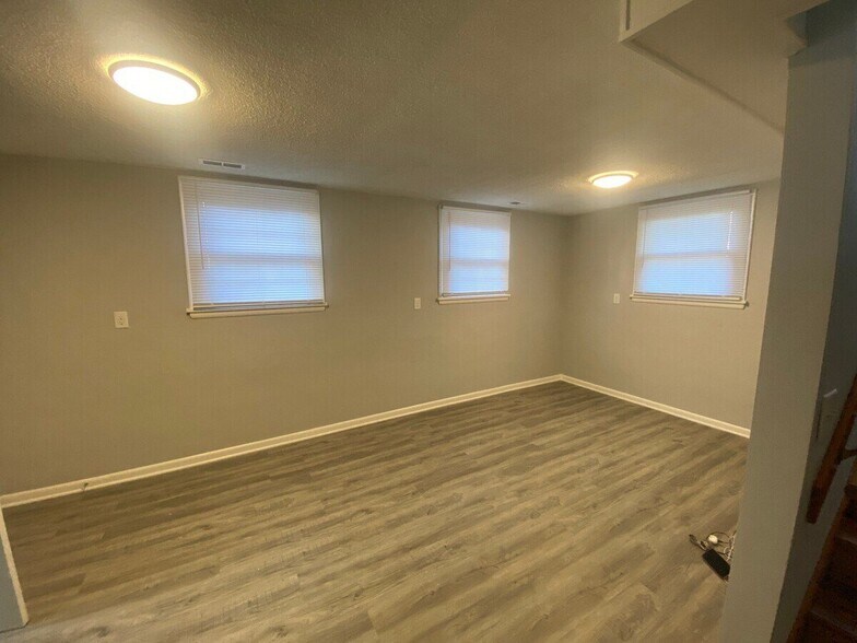 Building Photo - 1411 McDonald Ave