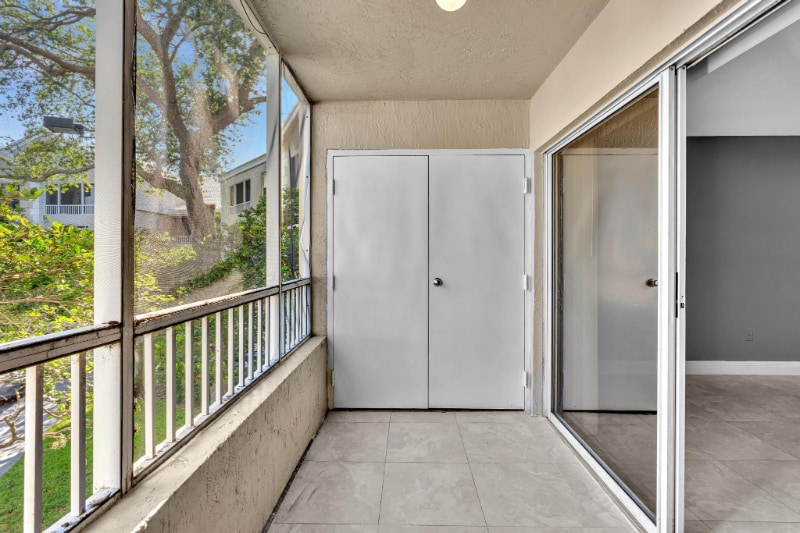 Building Photo - 2881 N Oakland Forest Dr