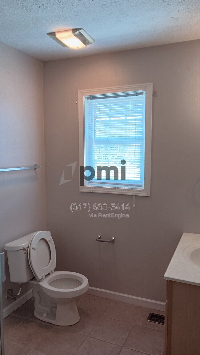 Building Photo - 3465 S Oaklawn Cir