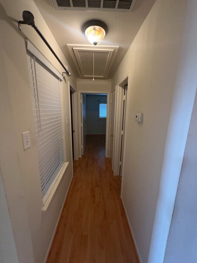 Building Photo - 5523 Dapplewood Ln