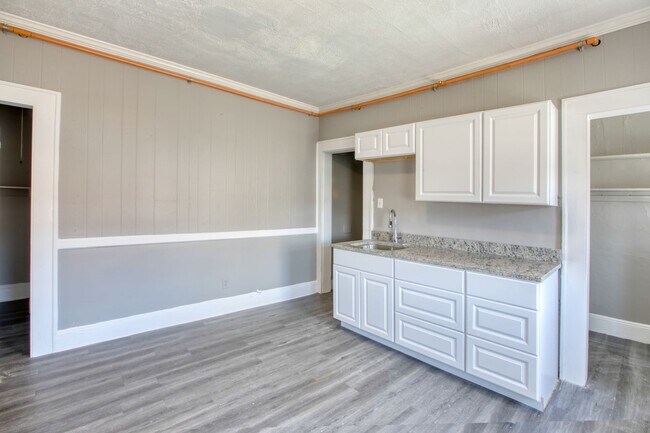 Building Photo - 2718 Fairfield Ave