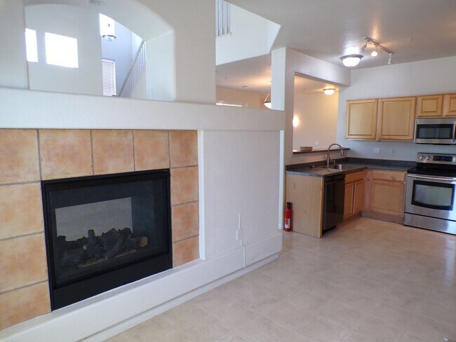 Building Photo - Spacious 2-Bed, 2.5-Bath Condo in Cherry C...