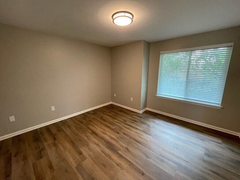 Bedroom 2 - 813 Hammond Manor Dr