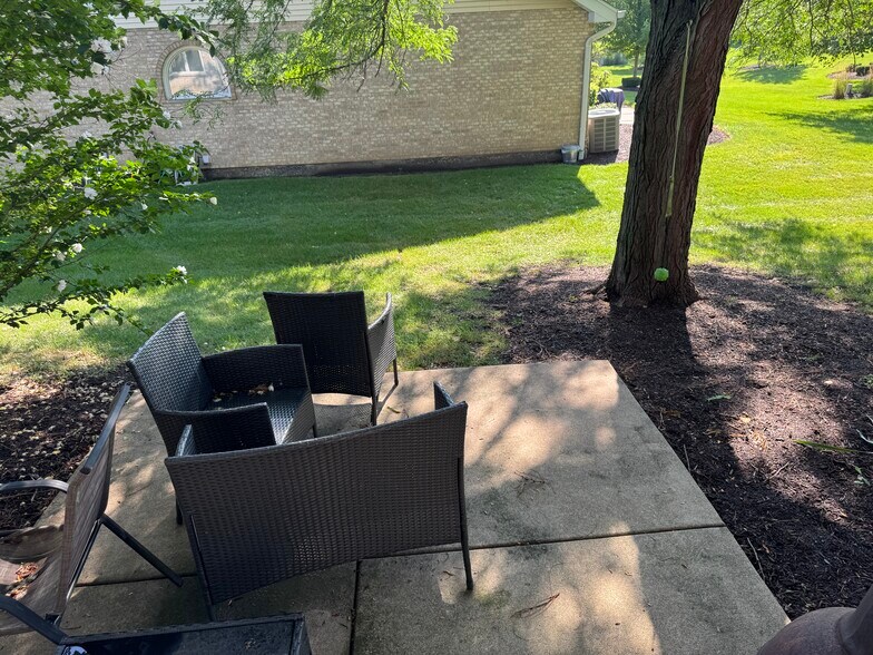 Building Photo - 17573 Pheasant Dr