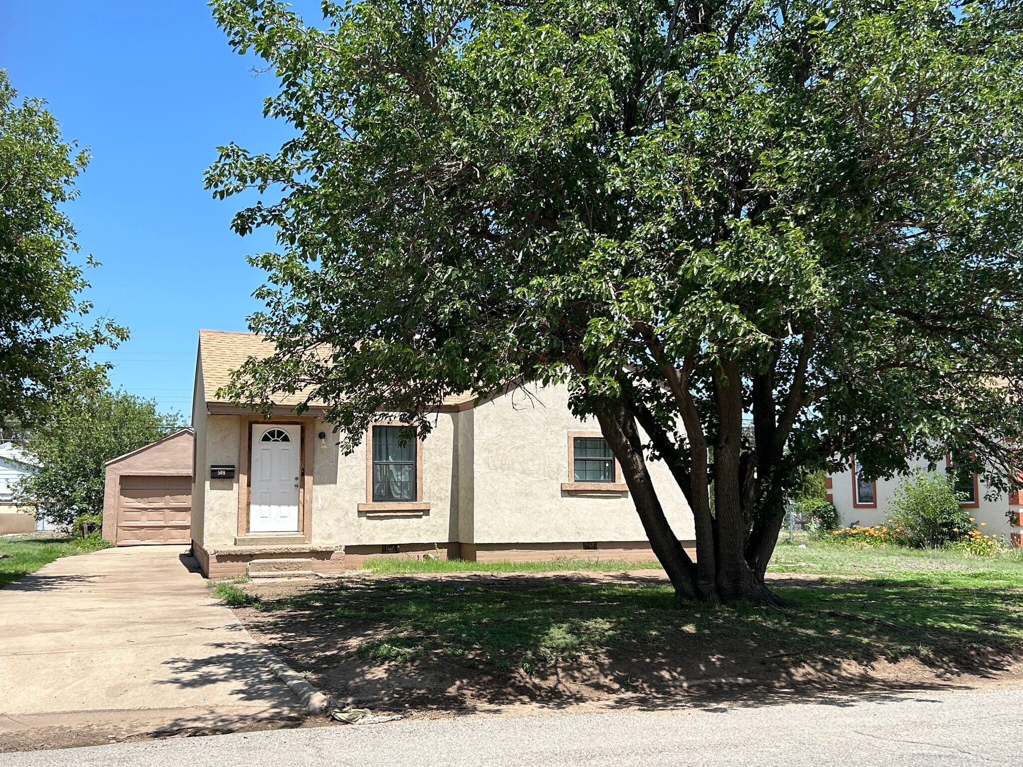 Building Photo - 508 Lefors St