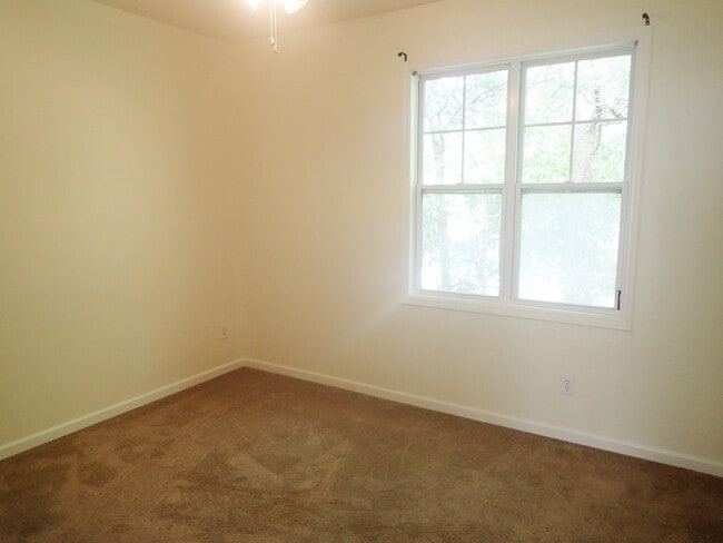 Building Photo - 5609 Moss Vine Pl