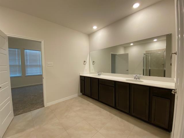 Building Photo - 2405 Klamath Dr