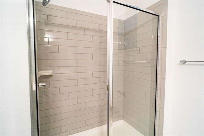 Building Photo - 3501 Jaulan St