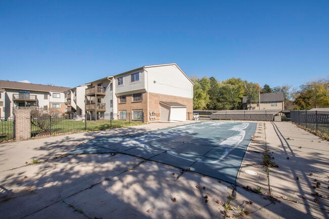 Building Photo - 30078 W 12 Mile Rd