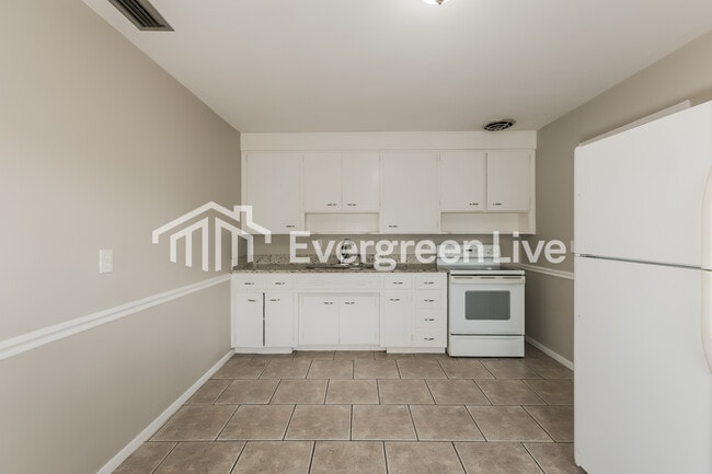 Building Photo - 2307 Freemason St