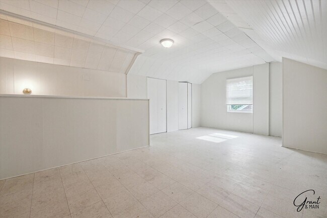 Building Photo - $1,300/month - 3 Bed 1 Bath Single Family Home in Detroit