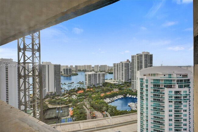 Building Photo - 19355 Turnberry Way