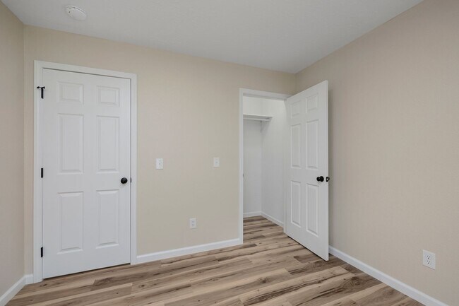 Building Photo - 1653 N Patterson Ave