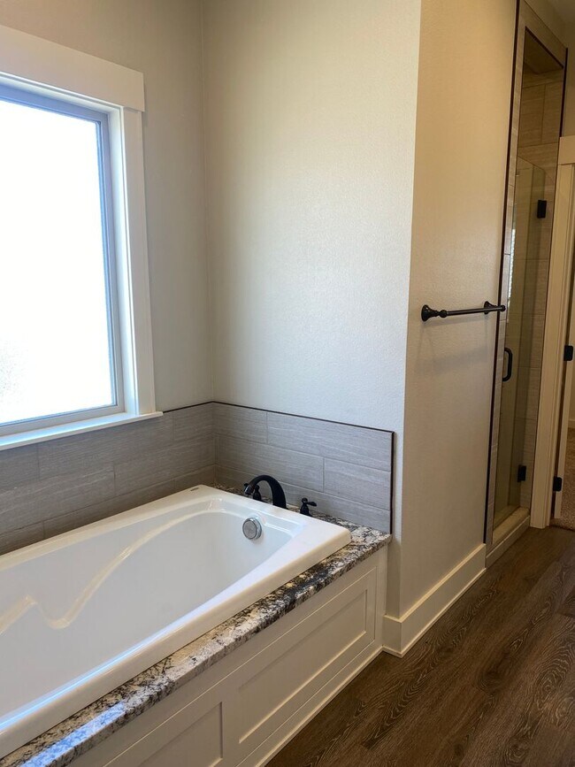 Building Photo - 3 bed 2 bath in Frenship ISD