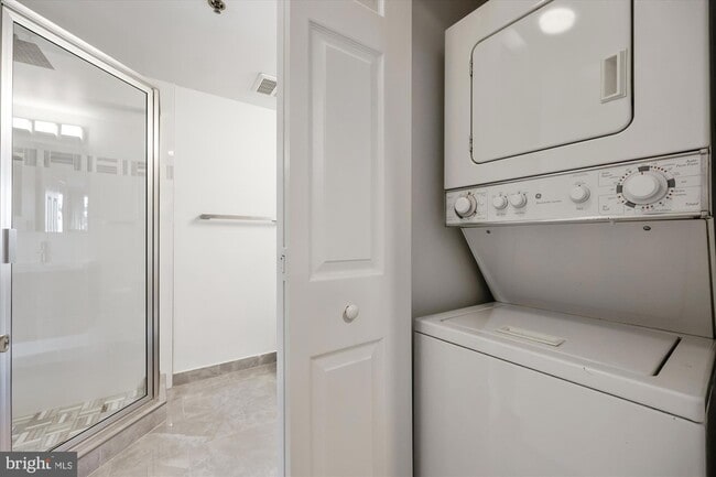 Building Photo - 5809 Nicholson Ln