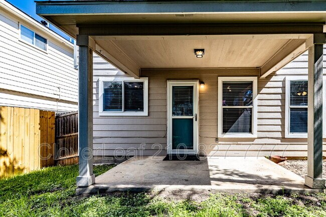 Building Photo - 5818 Sherbrooke Oak