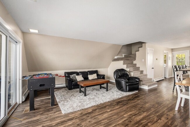 Building Photo - 811 Palmer Dr