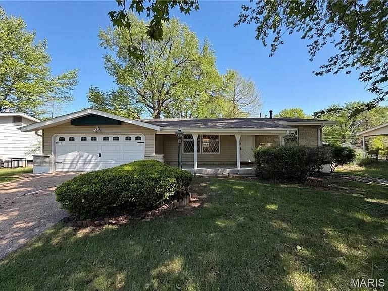 Building Photo - 1321 Petite Dr