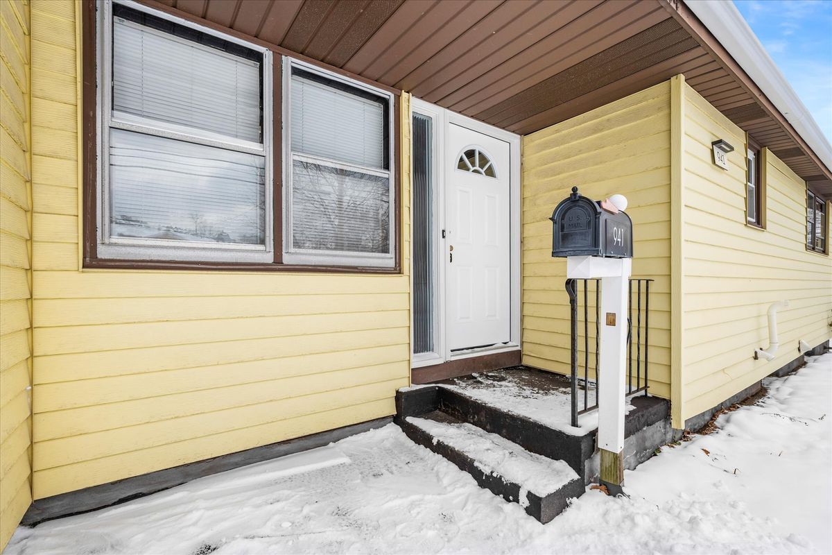 Building Photo - 941 Jamesville Ave