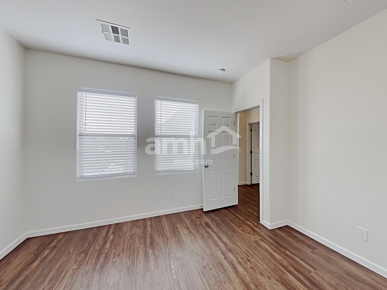 Building Photo - 14576 W Maui Ln