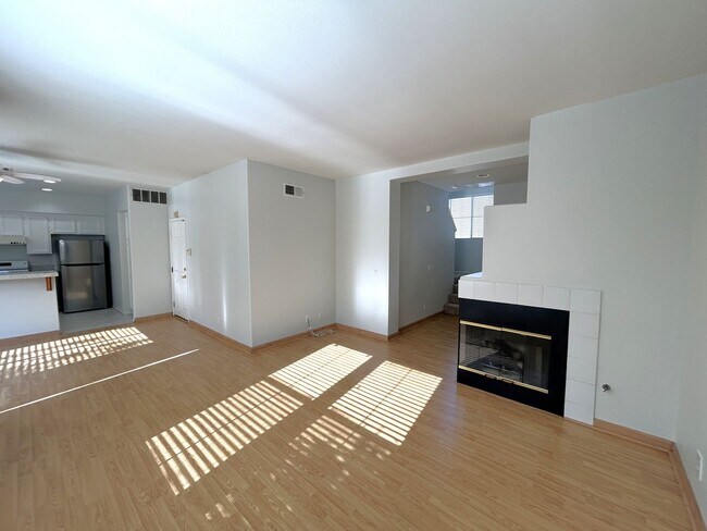 Building Photo - Sunflower Unit A  Glendora, Ca 91740 (3 Bed, 2.5 Bath)