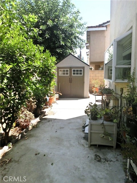 Building Photo - 5015 Tyler Ave