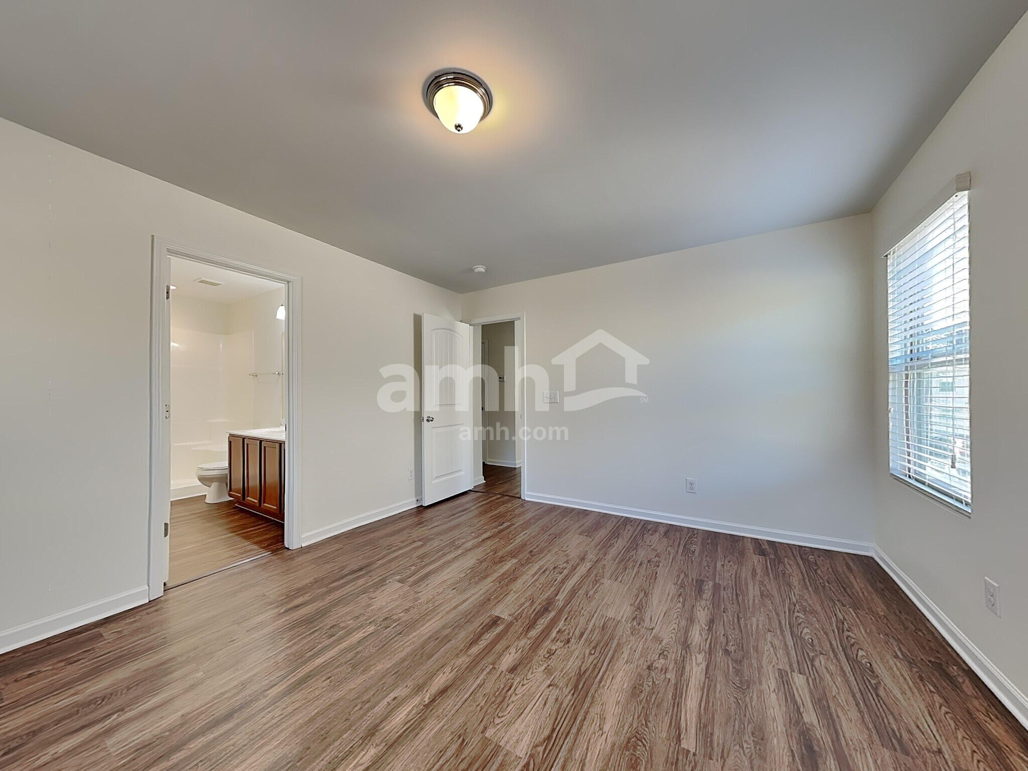 Building Photo - 4483 Middletown Dr