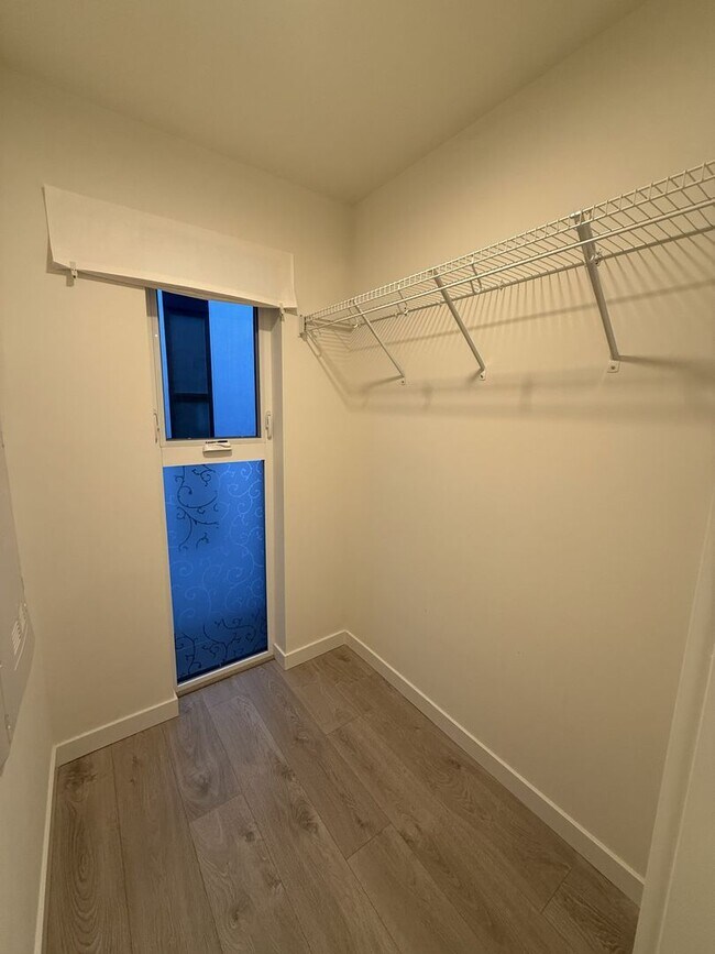 Building Photo - 1 Month Free Rent! Modern 2-Bed, 2-Bath Townhome near Madison Valley – Exceptional Light, Design ...