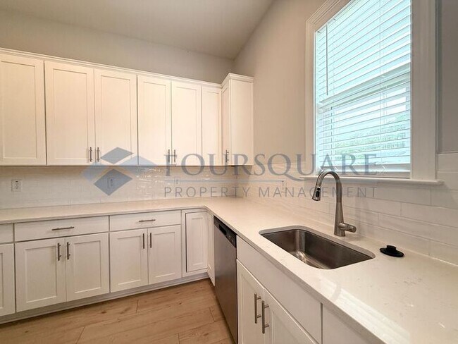 Building Photo - Elegant 4-Bed / 3.5-Bath Home with Main-Level Primary Suite, Quartz Kitchen & 3-Car Garage – In H...